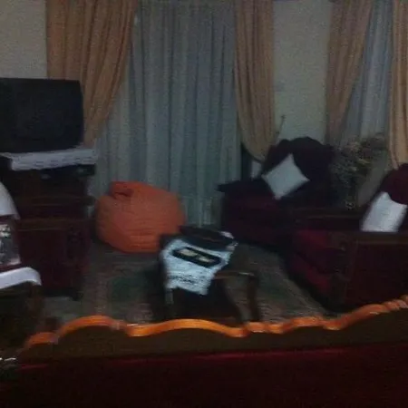 Zakos Court לרנקה