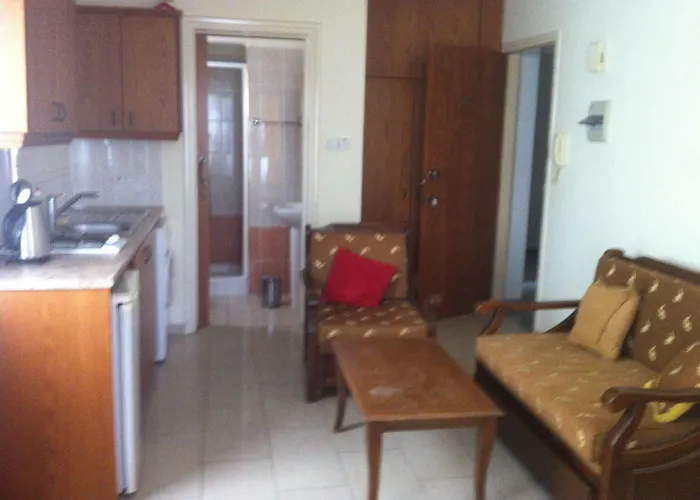 Zakos Court * לרנקה